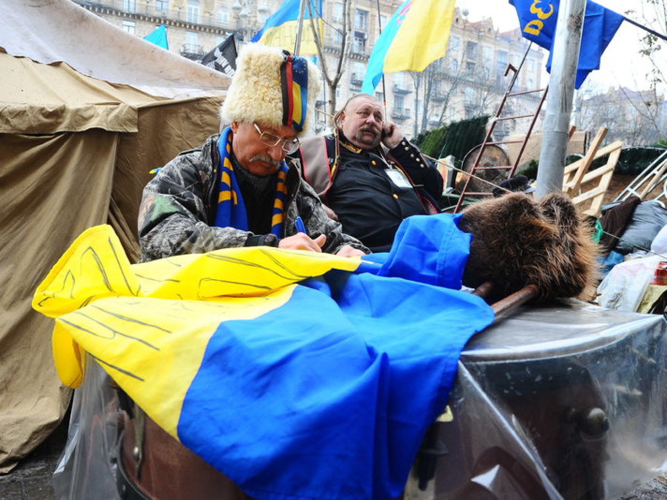 Баррикады на Майдане тают, 17 декабря 2013г.