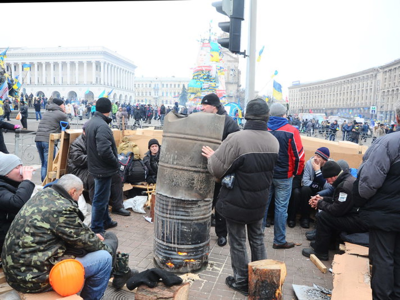 Баррикады на Майдане тают, 17 декабря 2013г.