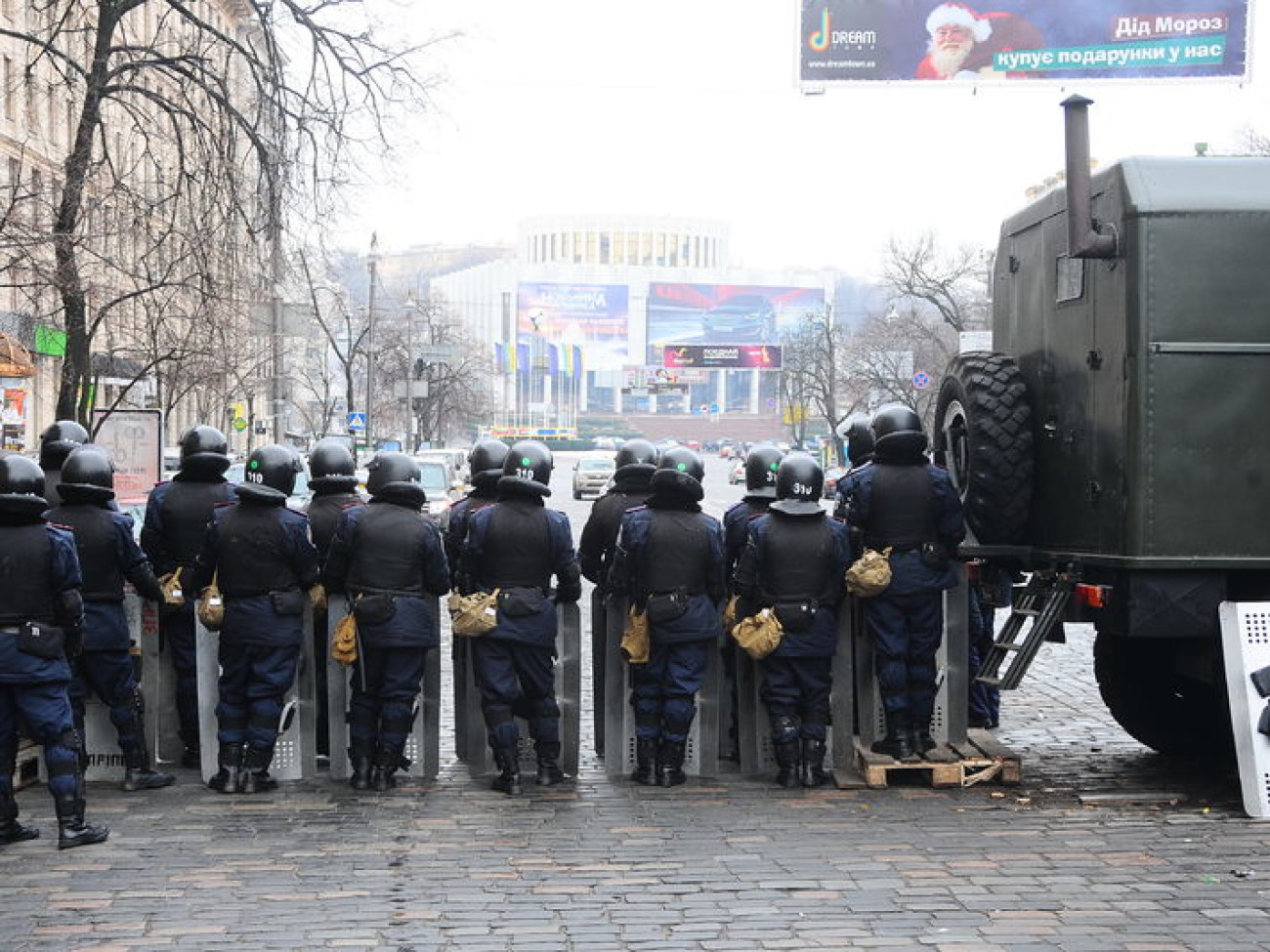 Баррикады на Майдане тают, 17 декабря 2013г.