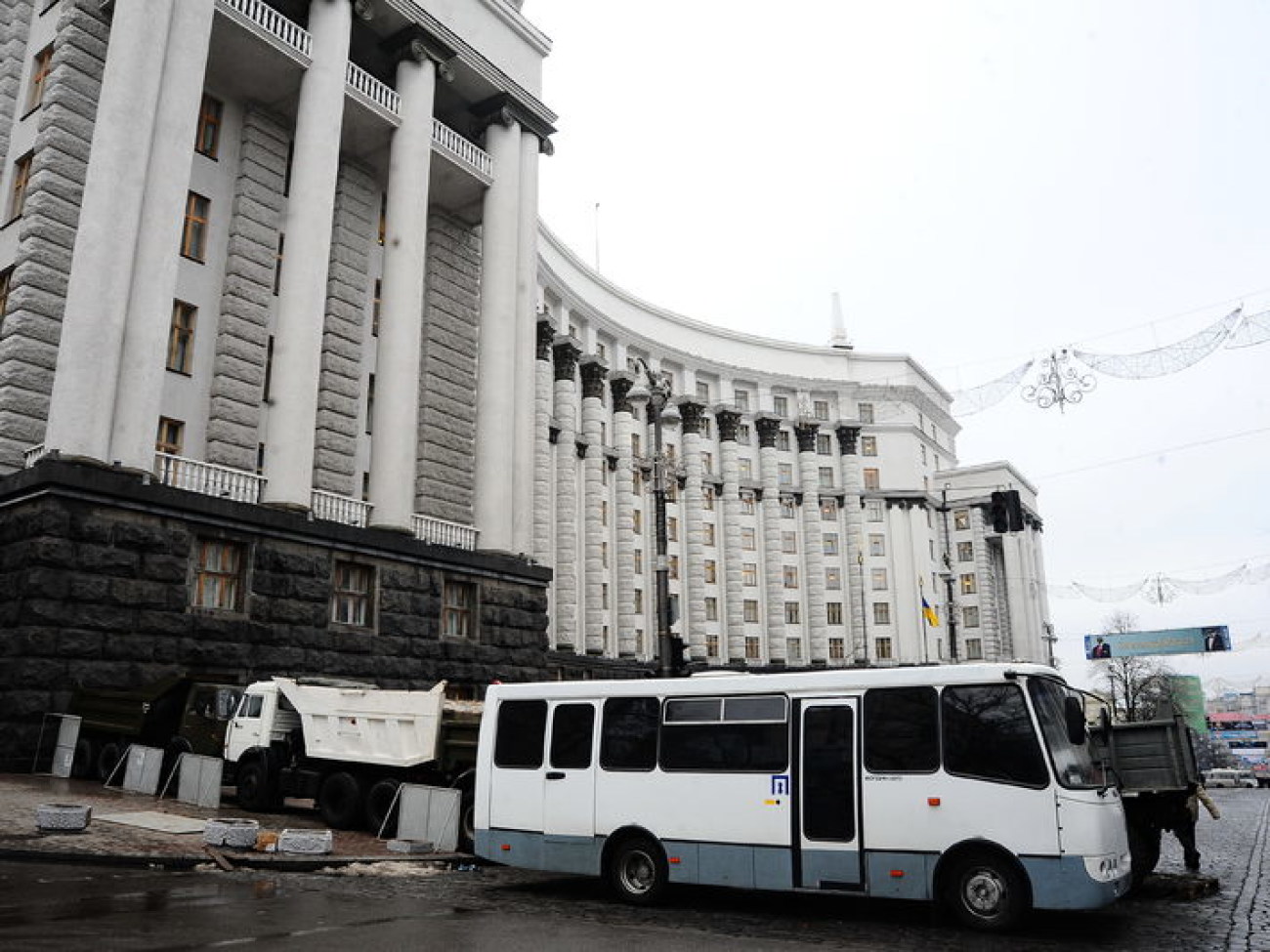 Баррикады на Майдане тают, 17 декабря 2013г.