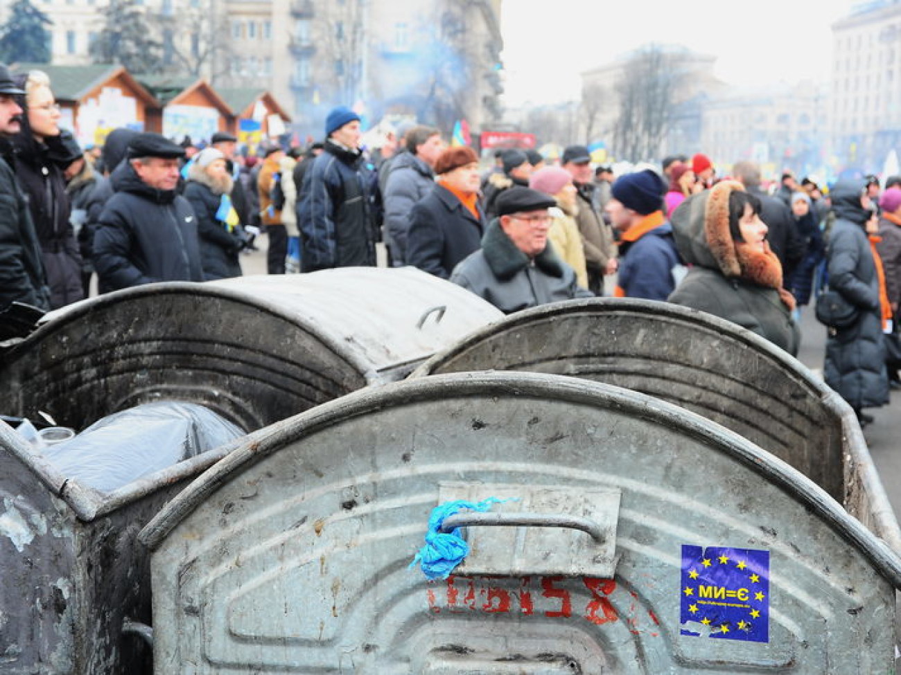 Баррикады на Майдане тают, 17 декабря 2013г.