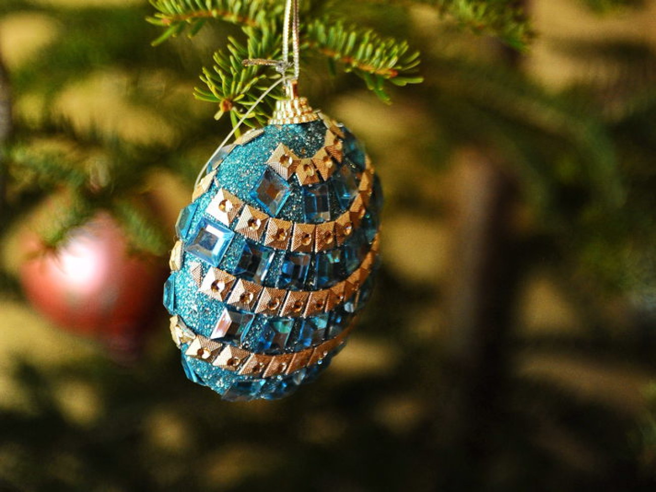 Что одеть новогодней елке&#8230; в моде синее&#8230;