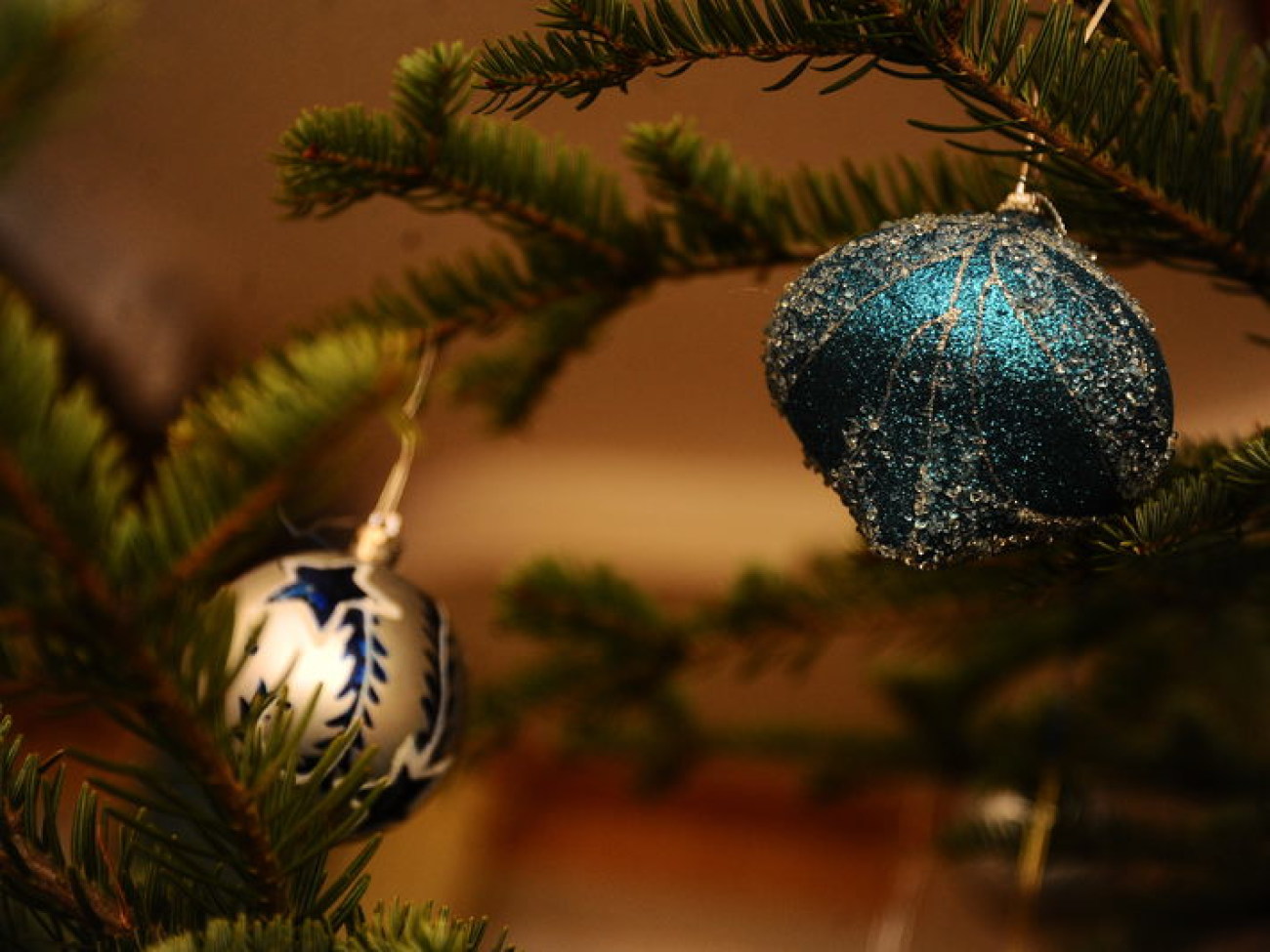 Что одеть новогодней елке&#8230; в моде синее&#8230;
