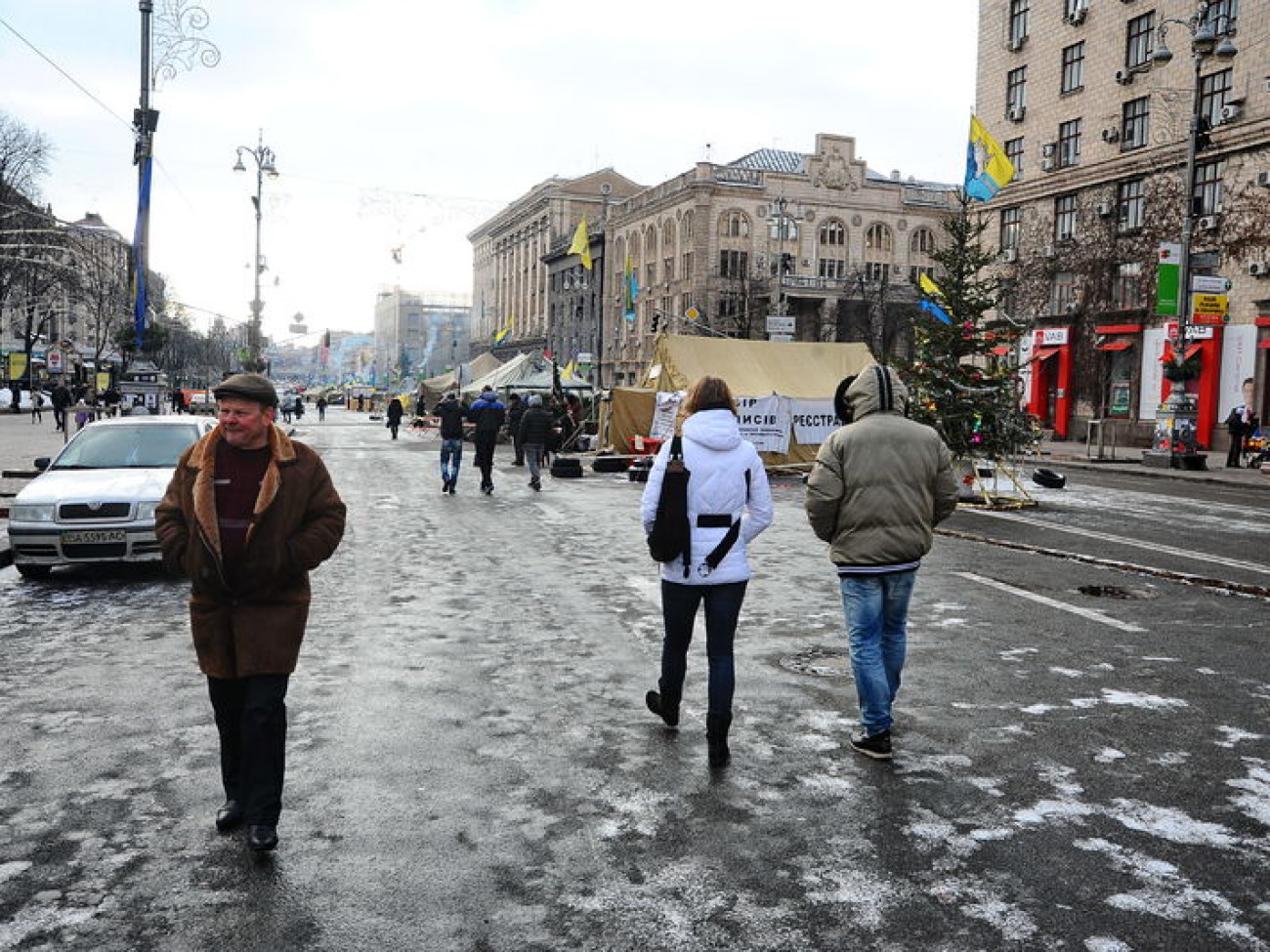 На евромайдане празднуют Маланку, 14 января 2014г.