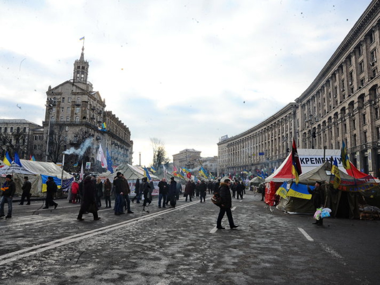 На евромайдане празднуют Маланку, 14 января 2014г.