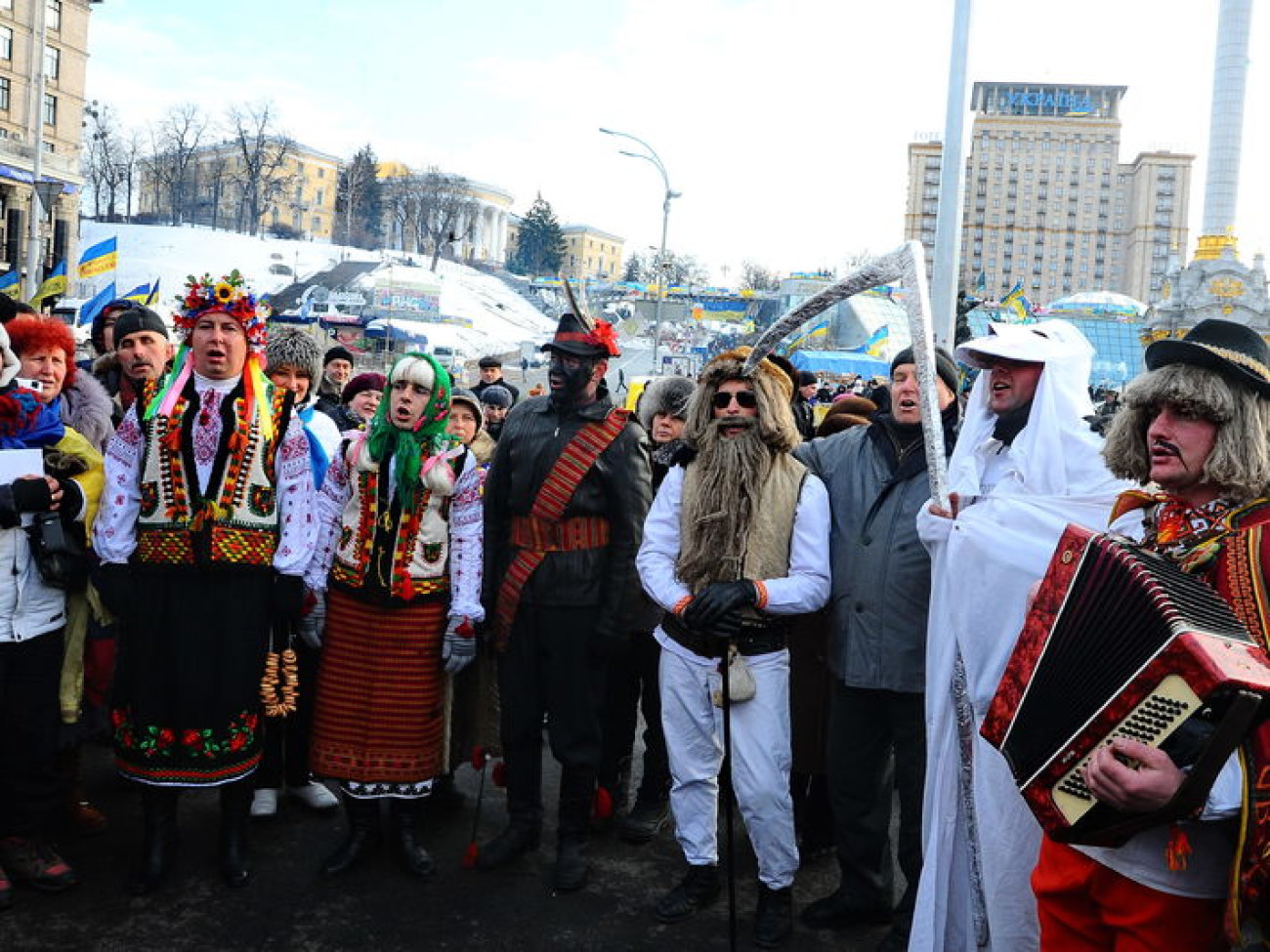 На евромайдане празднуют Маланку, 14 января 2014г.