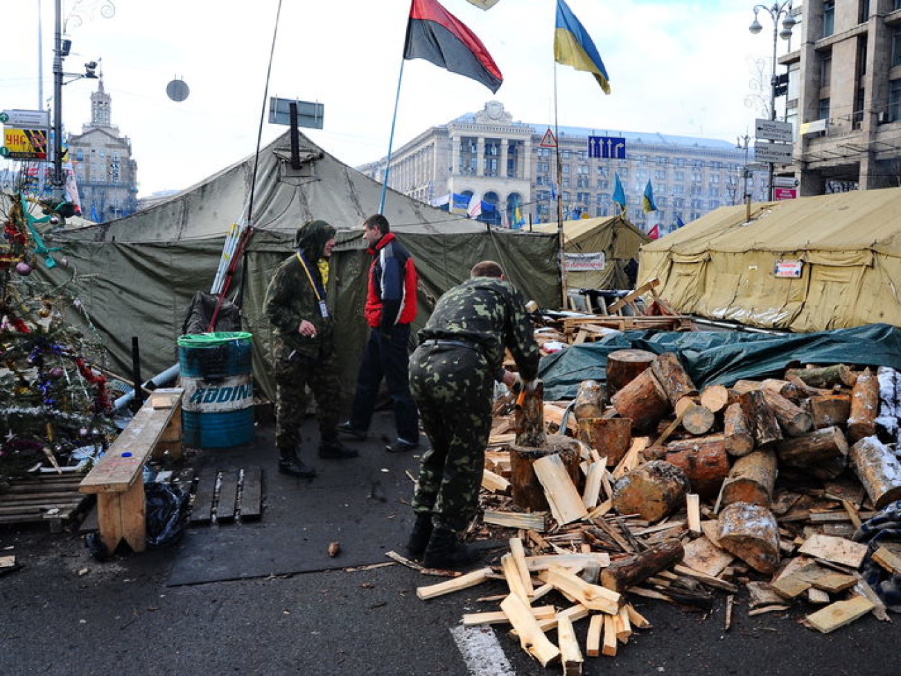 На евромайдане празднуют Маланку, 14 января 2014г.