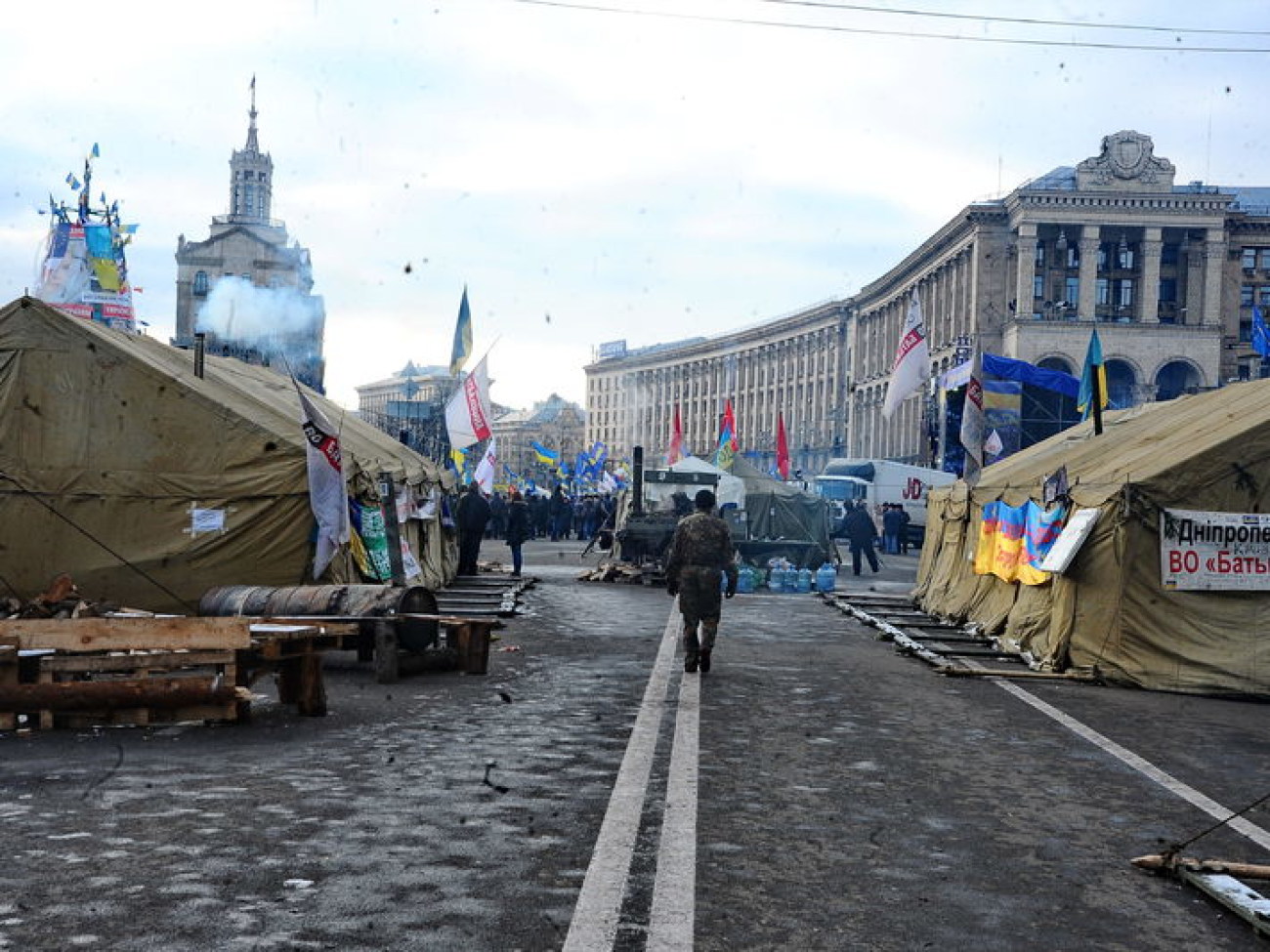 На евромайдане празднуют Маланку, 14 января 2014г.