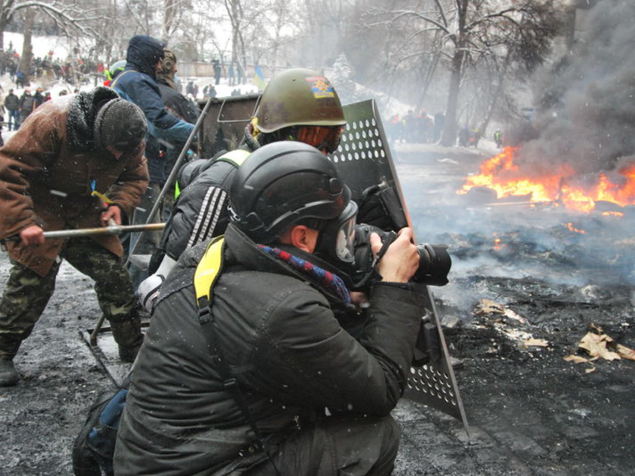 Огонь и выстрелы&#8230; центр Киева &#171;трясет&#187;&#8230;