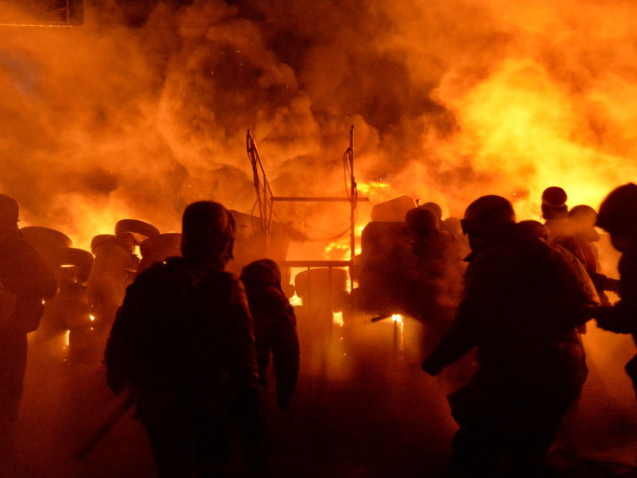 Ночью ситуация на Грушевского обострилась, 25 января 2014г.
