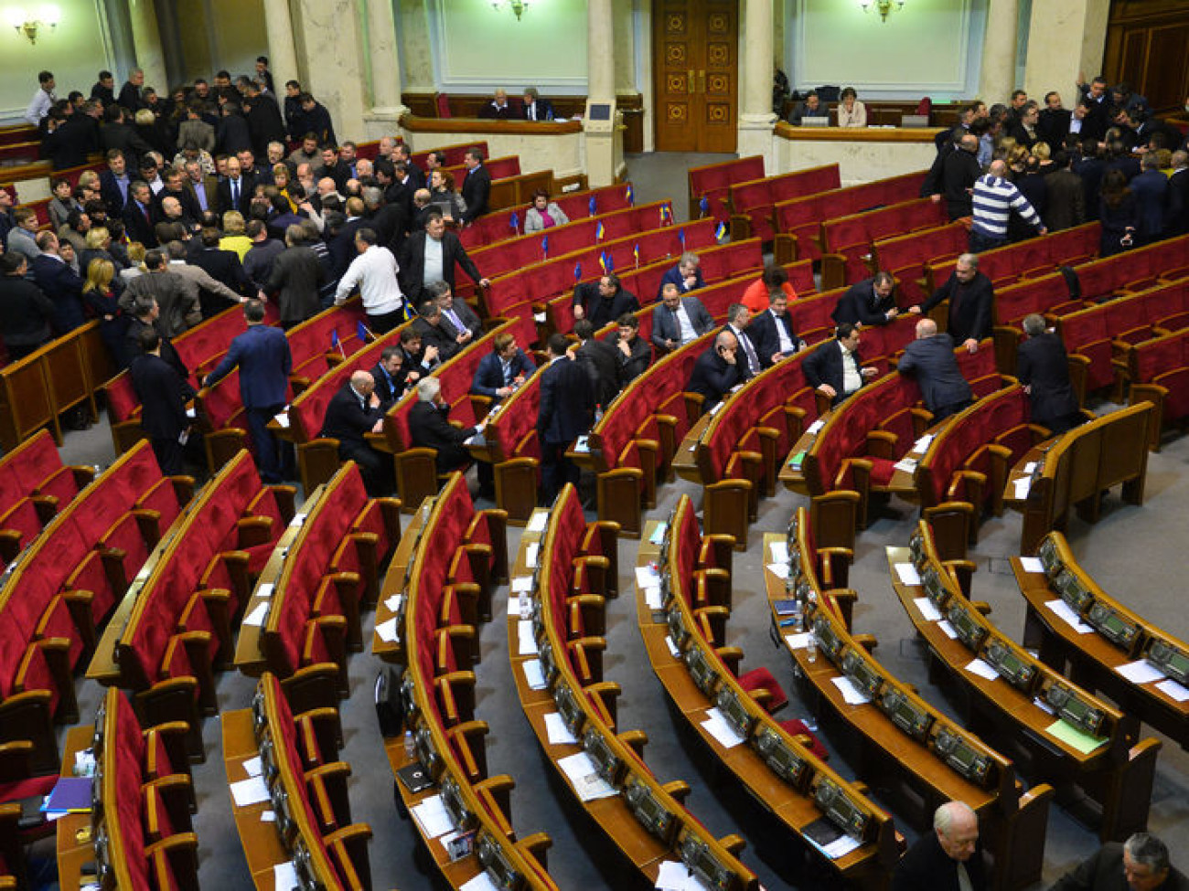 Депутаты приняли закон Мирошниченко об амнистии протестующих, 29  января 2014г.