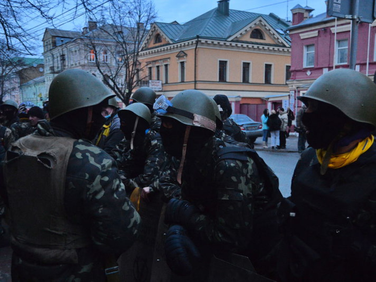 В Киеве осудили афганцев-евромайдановцев&#8230; сотня самообороны пришла под суд, 11 февраля 2014г.