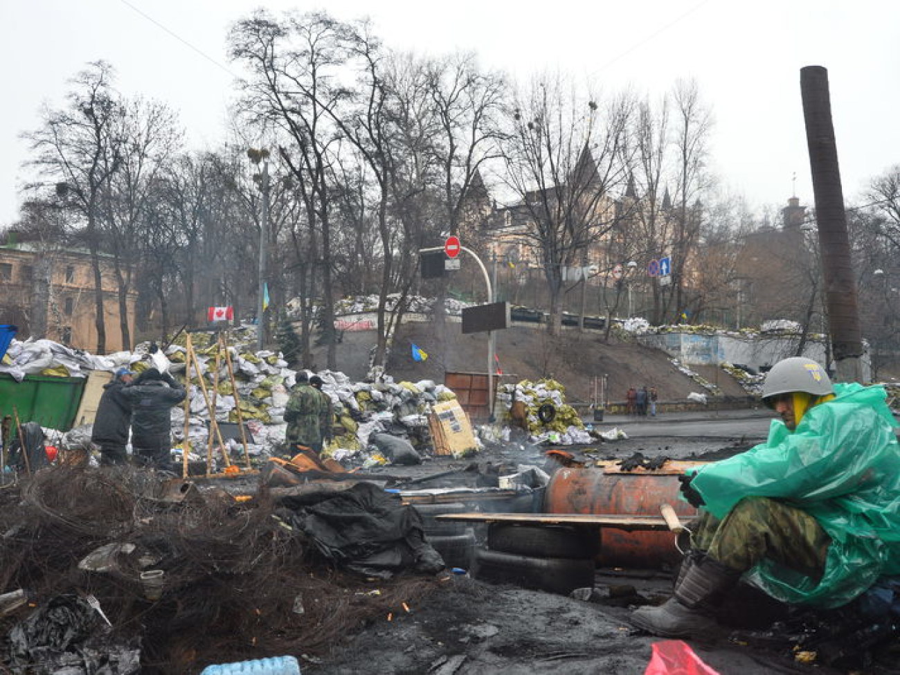 На Грушевского начали пропускать пешеходов, 17 февраля 2014г.