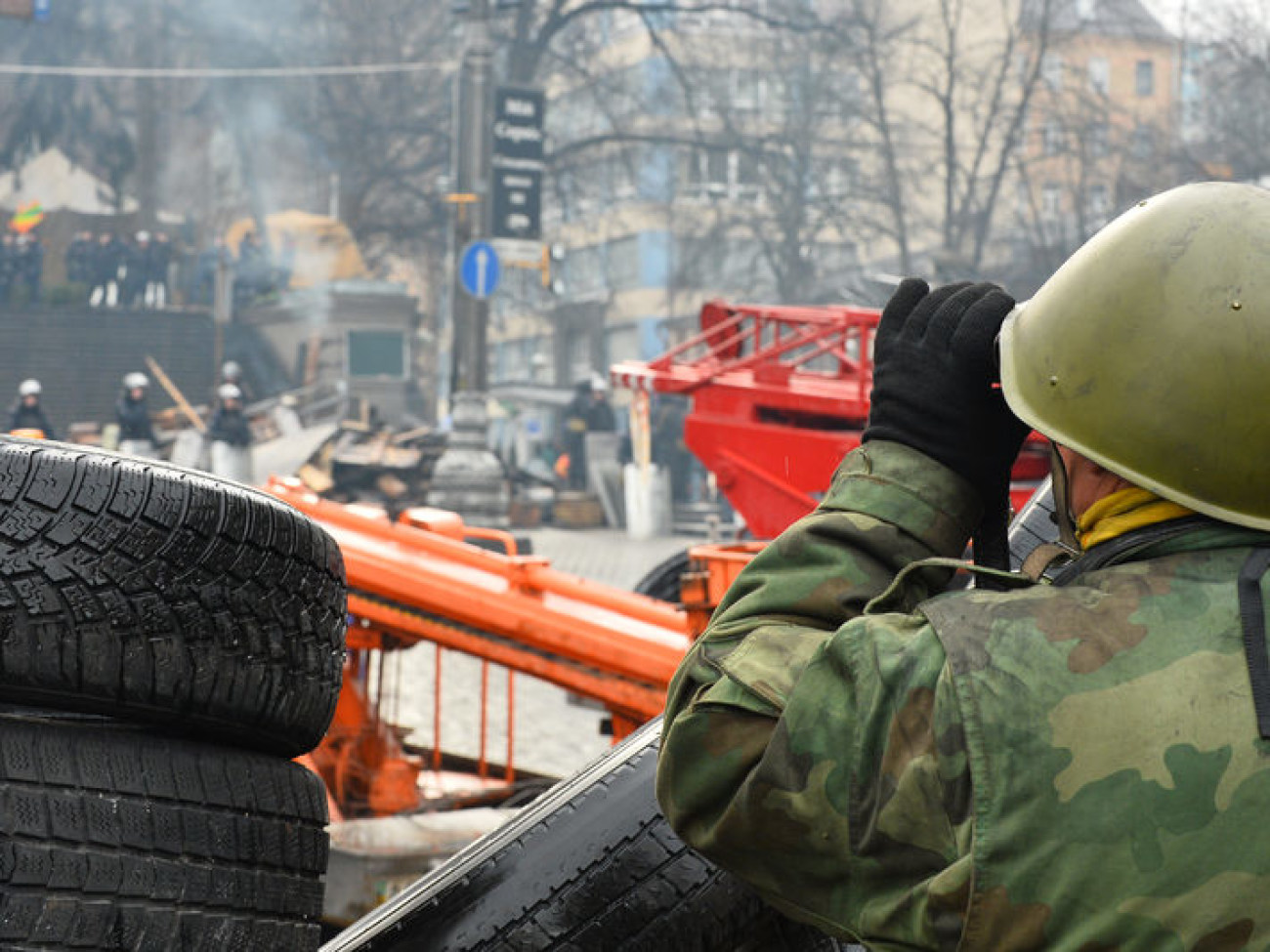 На Грушевского начали пропускать пешеходов, 17 февраля 2014г.