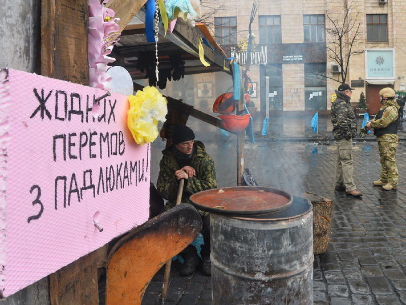 На Грушевского начали пропускать пешеходов, 17 февраля 2014г.