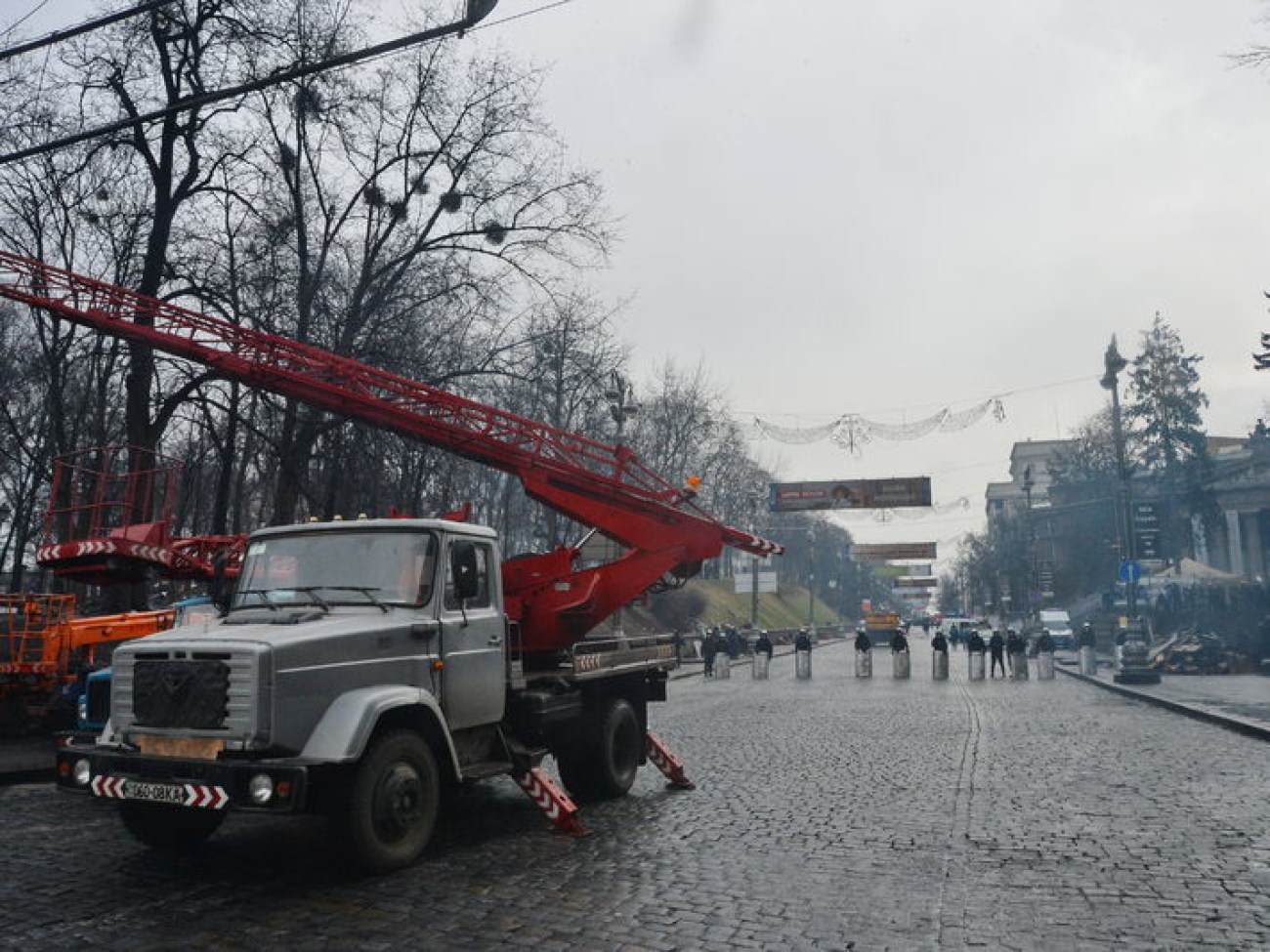 На Грушевского начали пропускать пешеходов, 17 февраля 2014г.