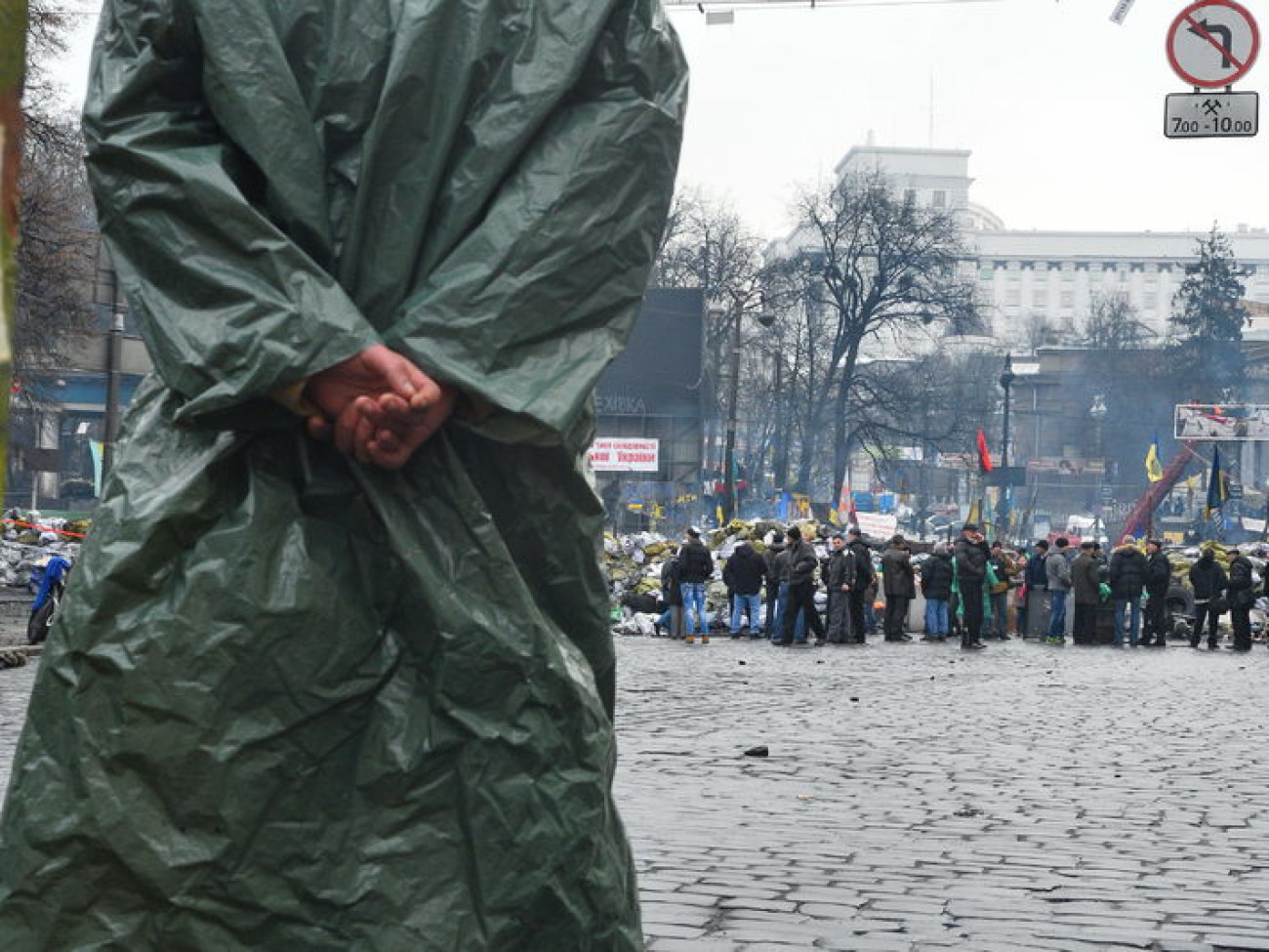 На Грушевского начали пропускать пешеходов, 17 февраля 2014г.