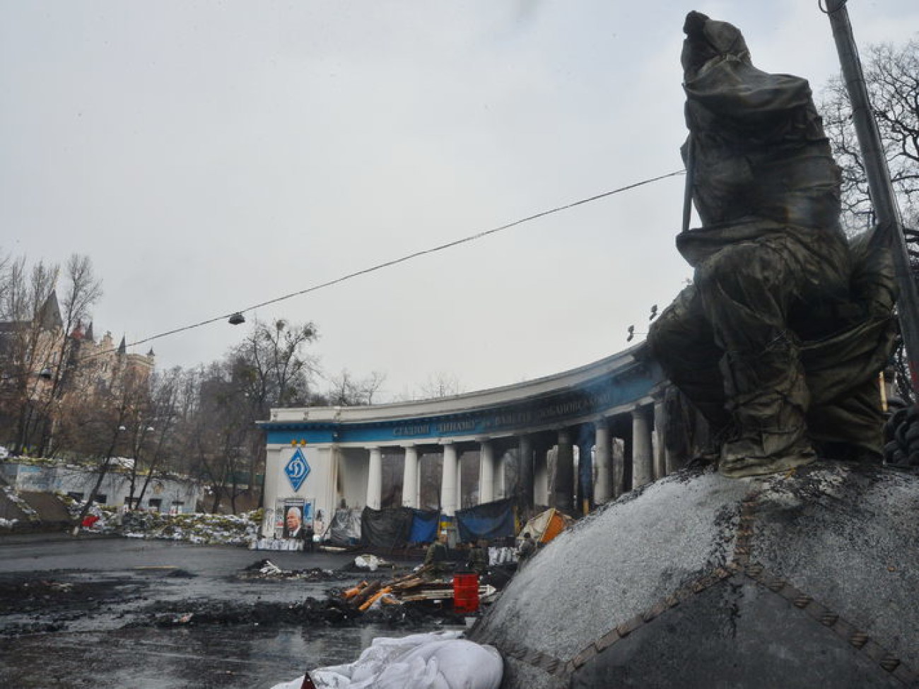 На Грушевского начали пропускать пешеходов, 17 февраля 2014г.