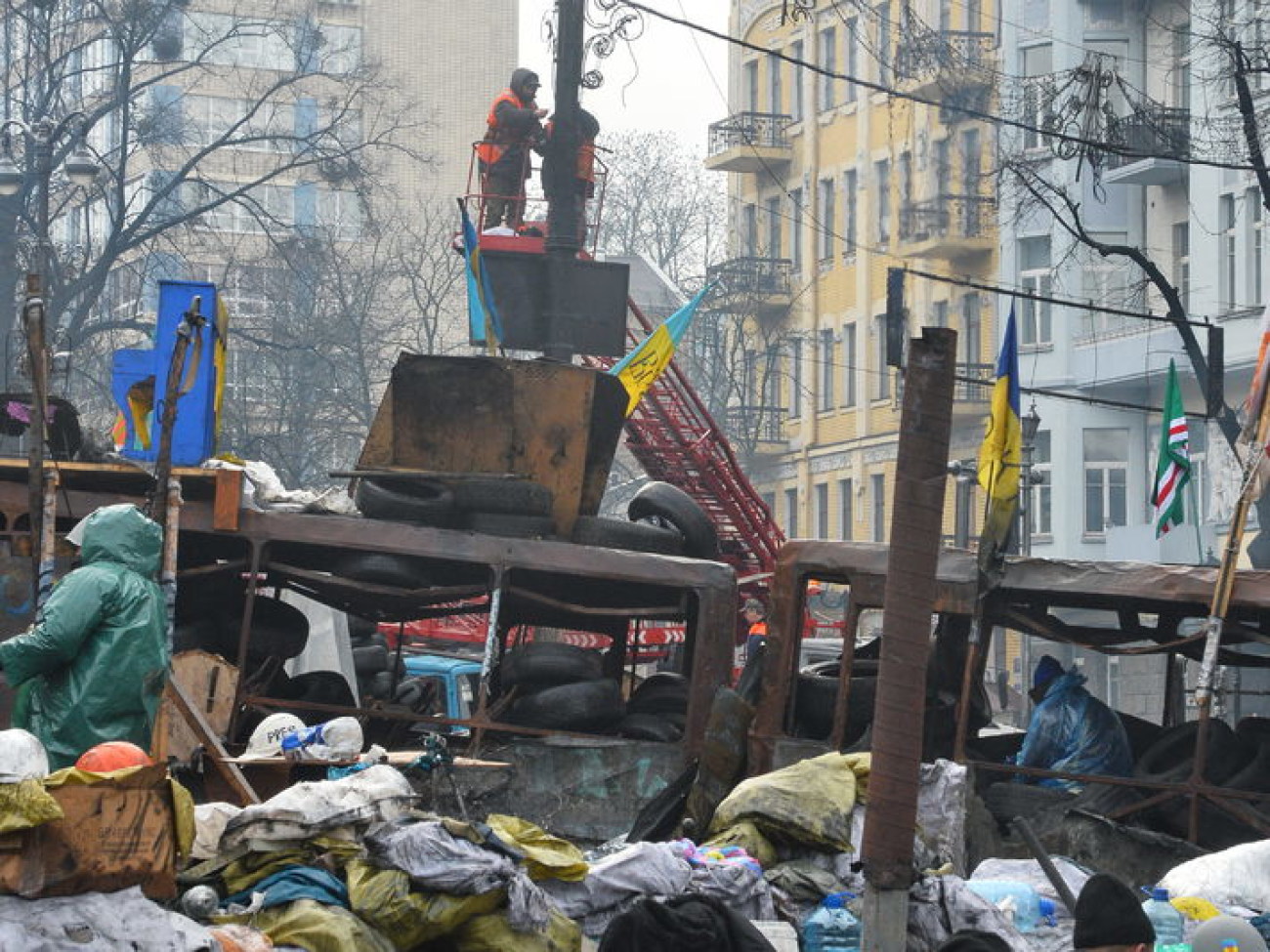 На Грушевского начали пропускать пешеходов, 17 февраля 2014г.