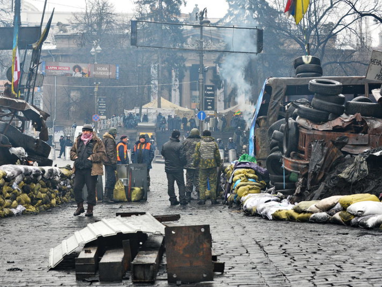 На Грушевского начали пропускать пешеходов, 17 февраля 2014г.