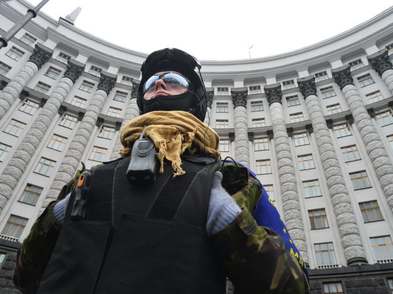 Самооборона взяла под контроль правительственный квартал, 22 февраля 2014г.