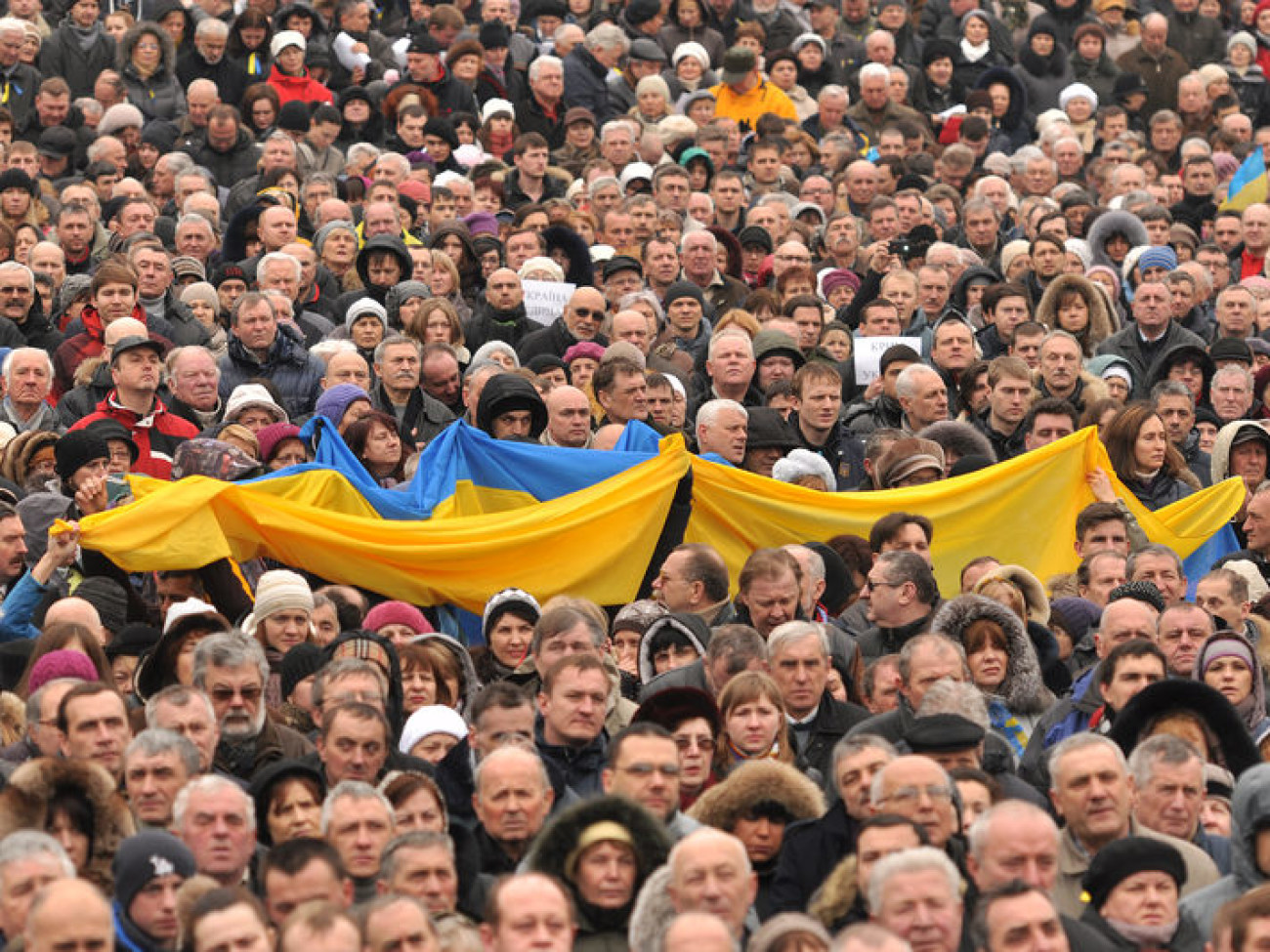 Очередное вече на Майдане посвящено целостности Украины, 2 марта 2014г.
