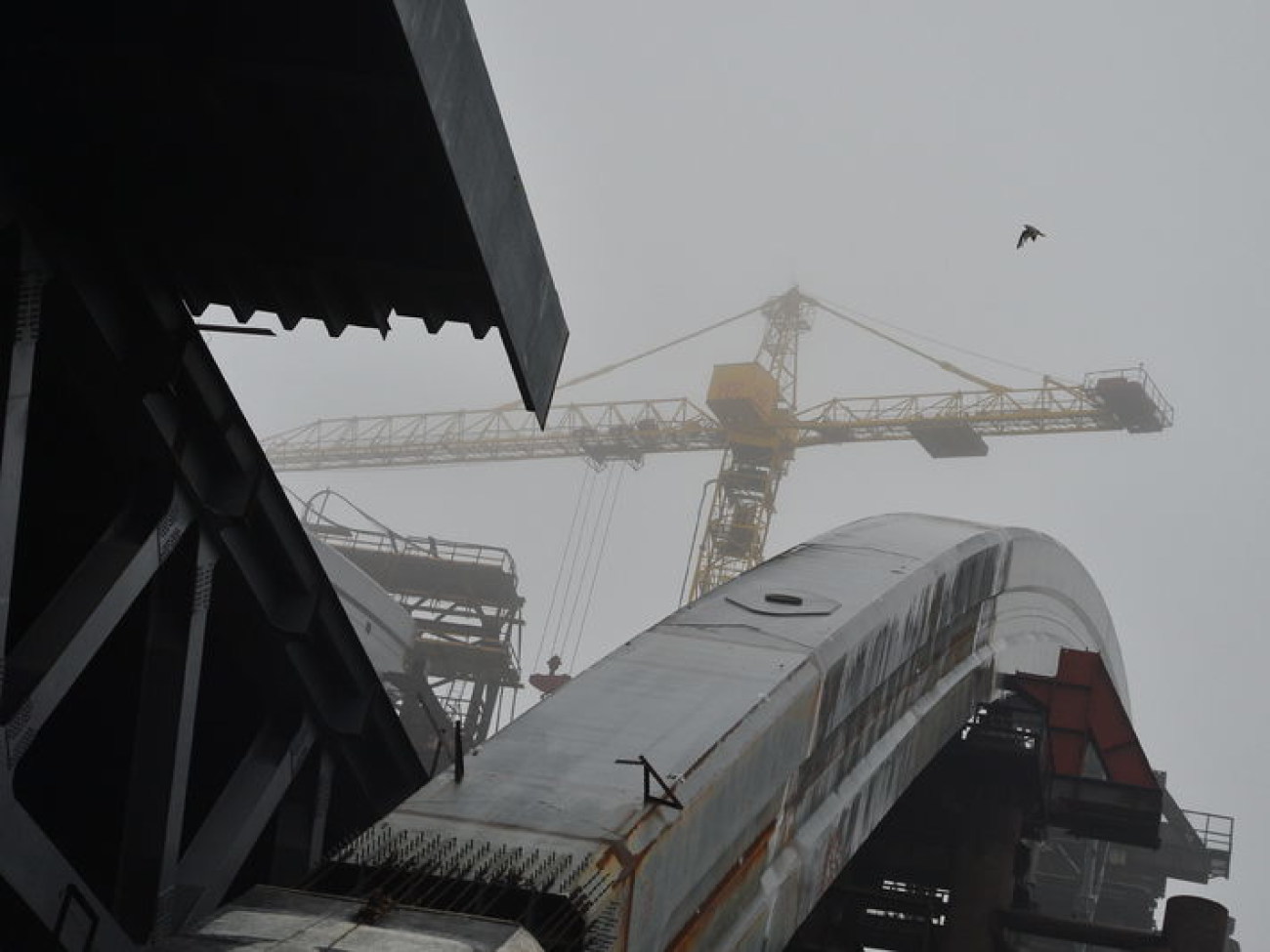 На Подольском мосту установили предпоследнюю арку, 4 марта 2014г.