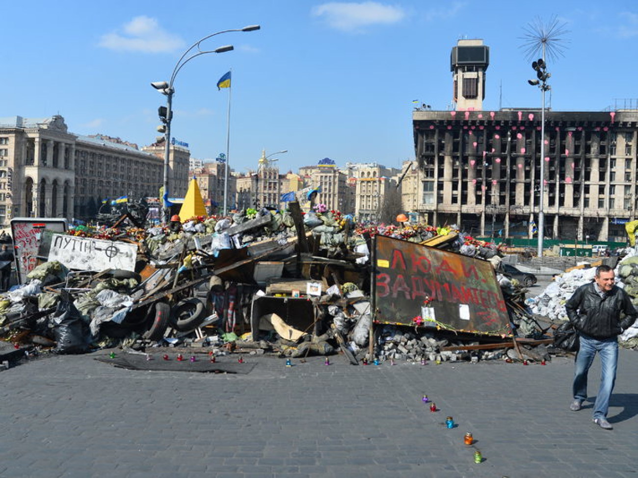 До конца марта на Майдане начнут убирать баррикады