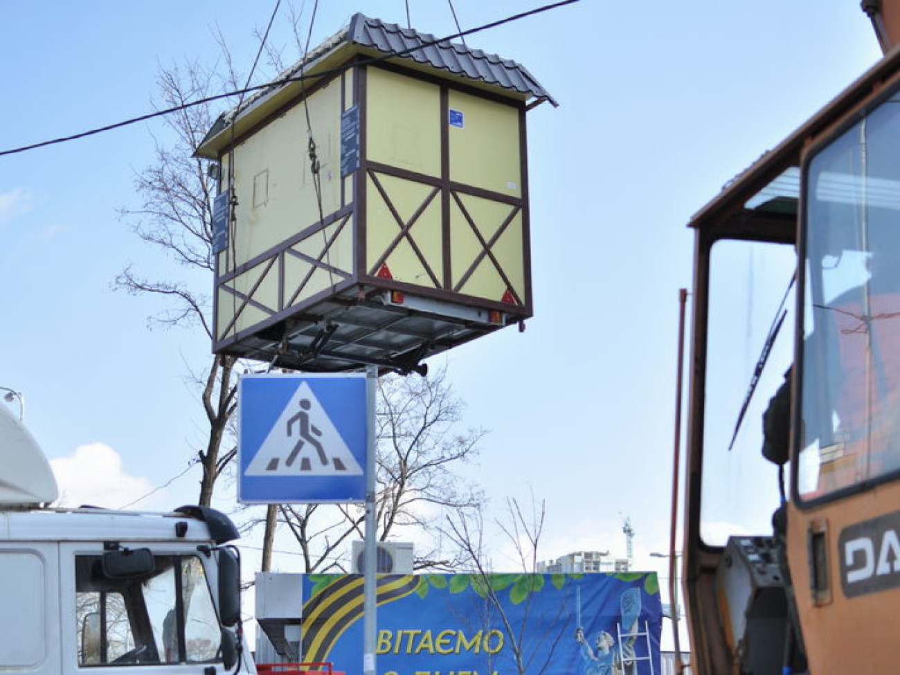 В Киеве демонтировали 10 незаконных киосков, 4 апреля 2014г.