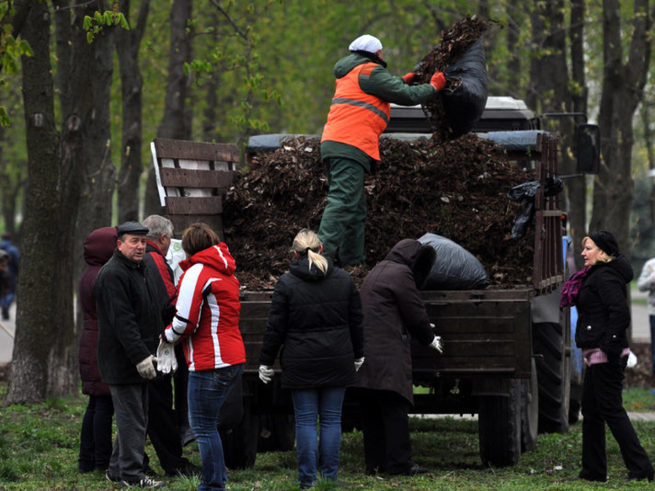 В Киеве проходят субботники, 12 апреля 2014г.