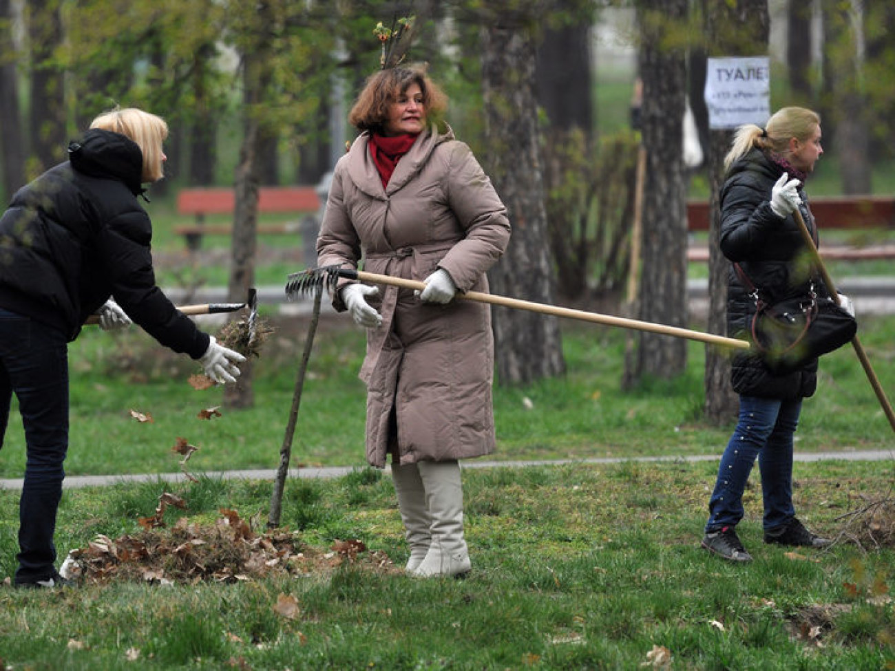 В Киеве проходят субботники, 12 апреля 2014г.