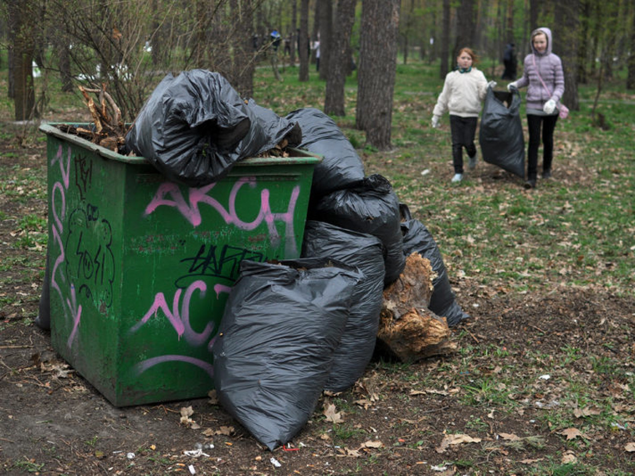 В Киеве проходят субботники, 12 апреля 2014г.