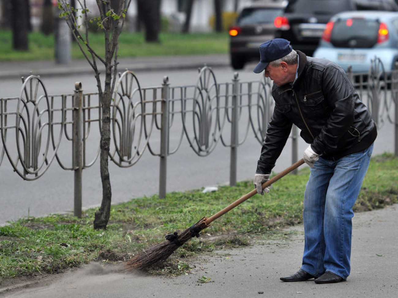 В Киеве проходят субботники, 12 апреля 2014г.