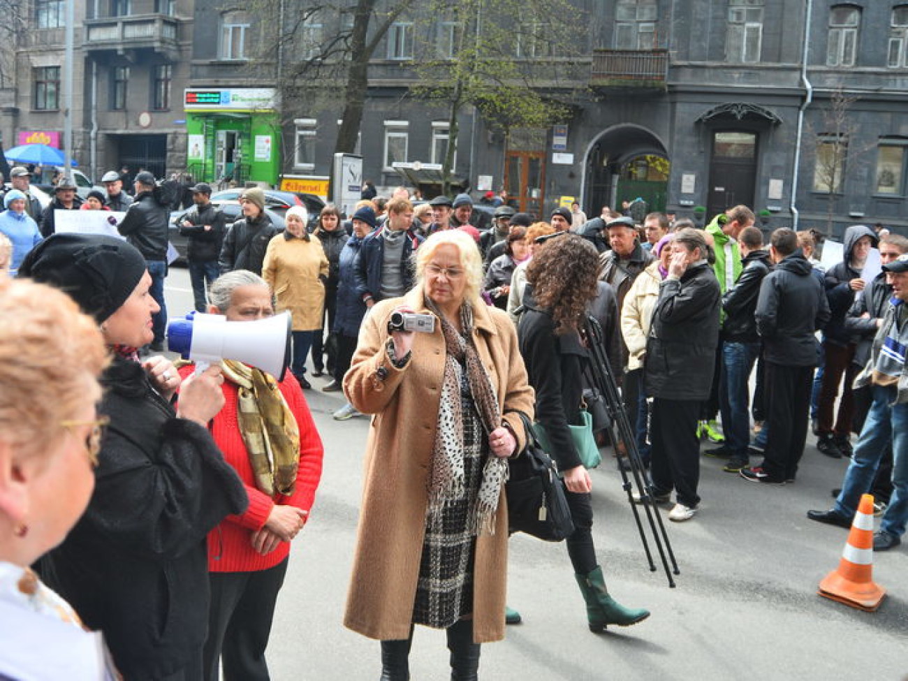 Активисты Евромайдана снова пикетировали Кубива, 16 апреля 2014г.