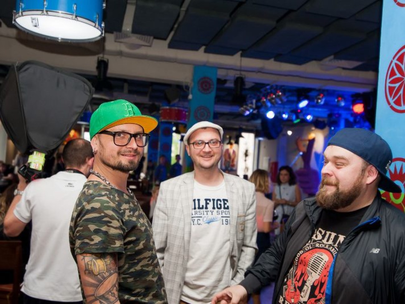 Лидер группы O.Torvald провел нескромный праздник в новом музыкальном баре в самом центре Киева