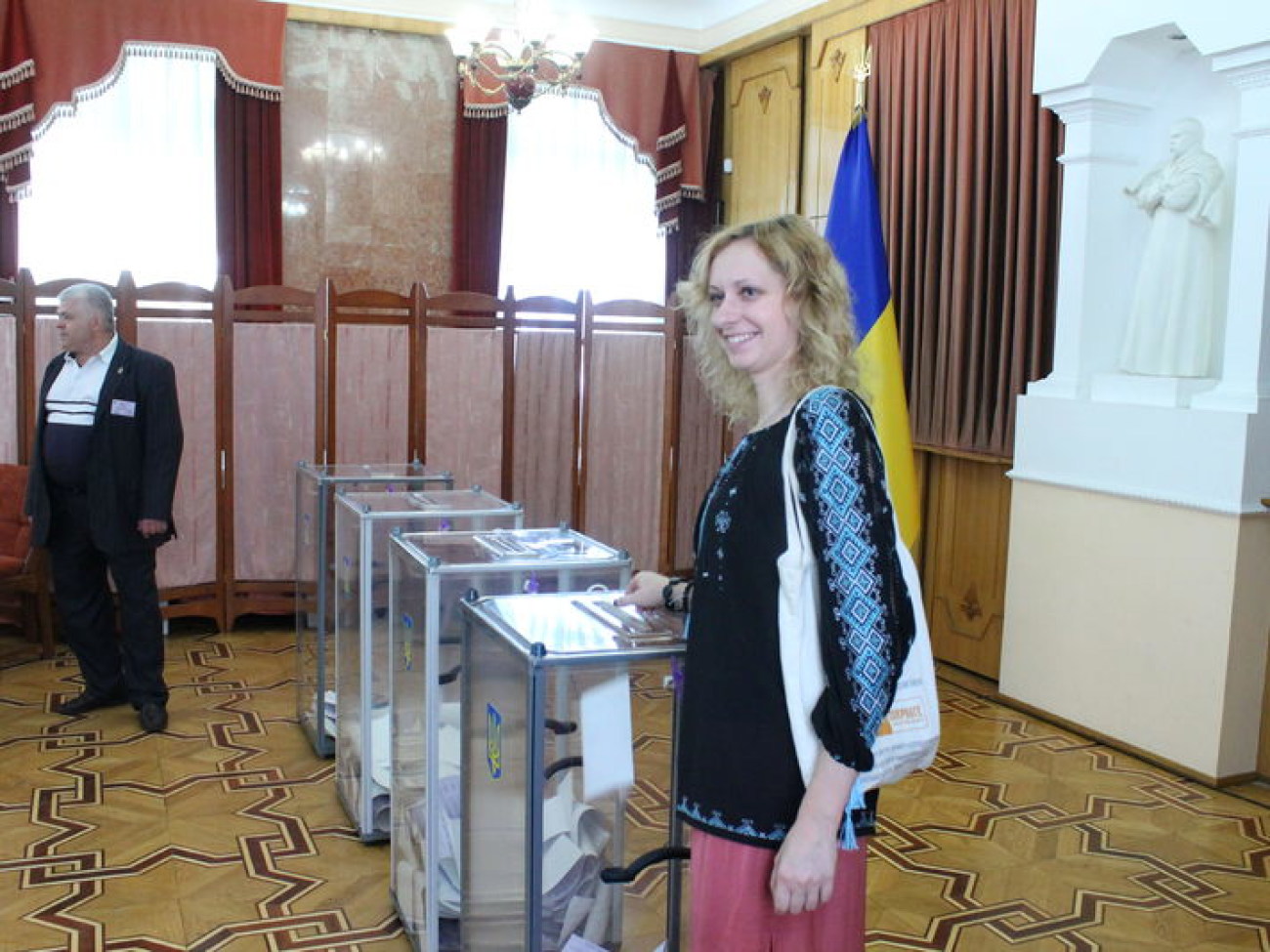 Выборы украинского Президента в Москве: низкая явка и повышенная безопасность
