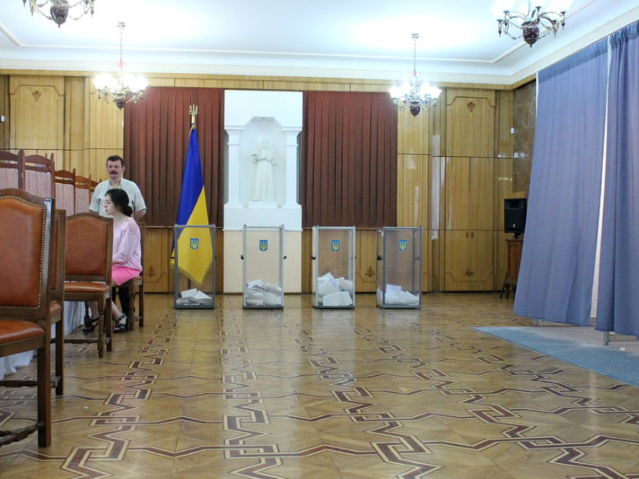 Выборы украинского Президента в Москве: низкая явка и повышенная безопасность