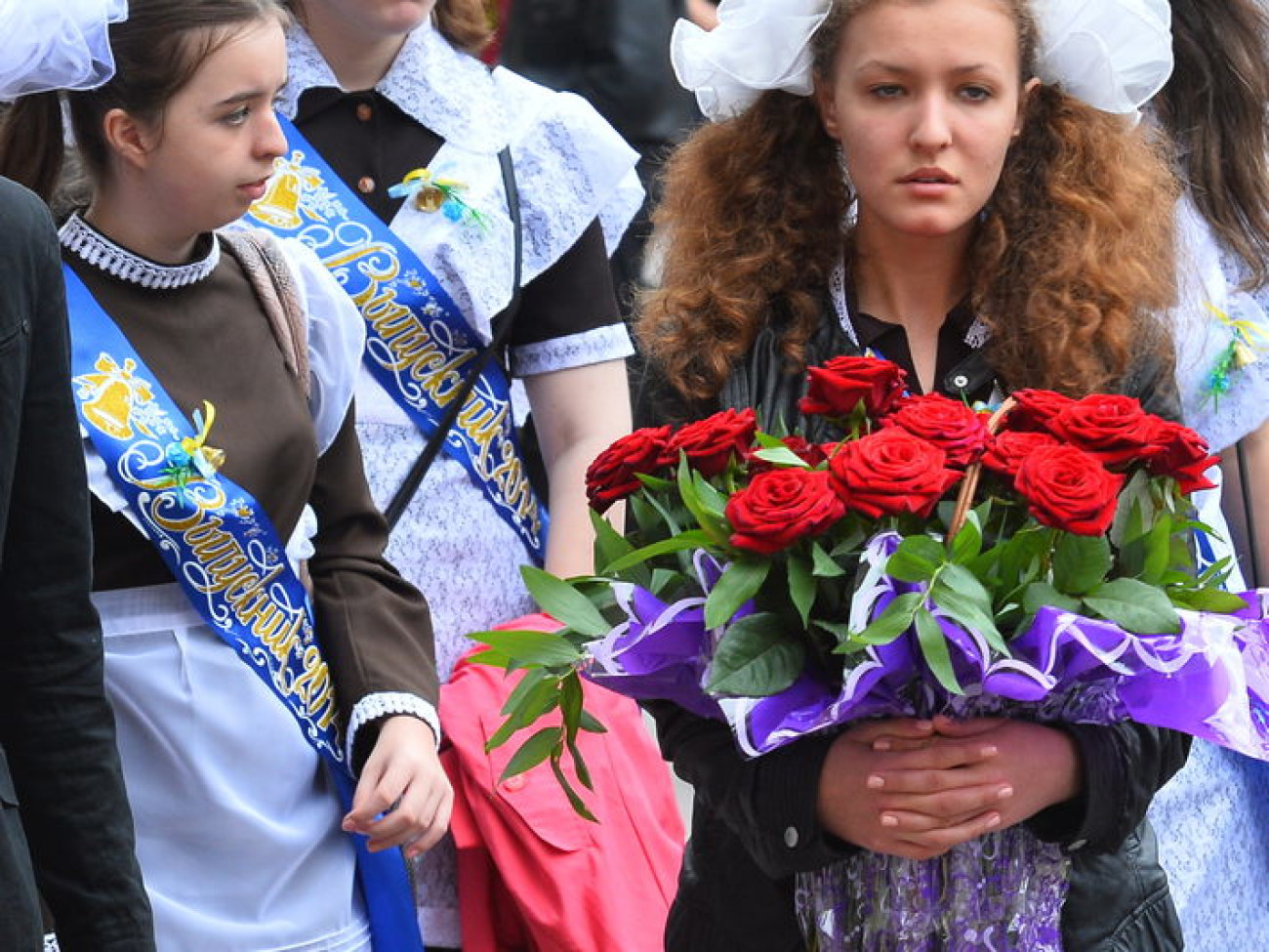 Сухой выпуск: баррикады заменили киевским выпускникам традиционные фонтаны