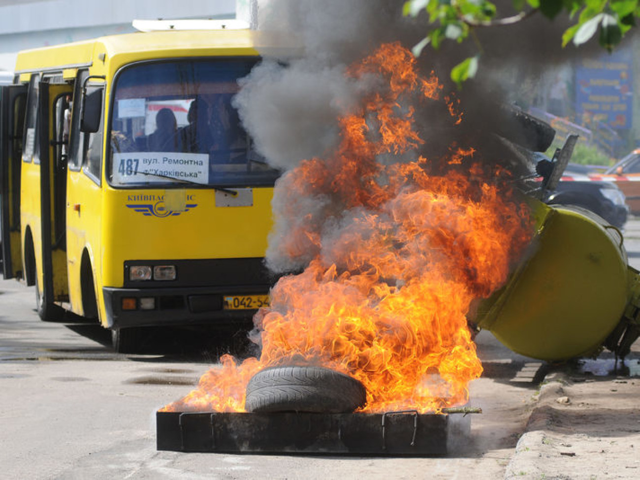 Сотрудники гражданской защиты учились ликвидировать аварии на транспорте, 4 июля 2014