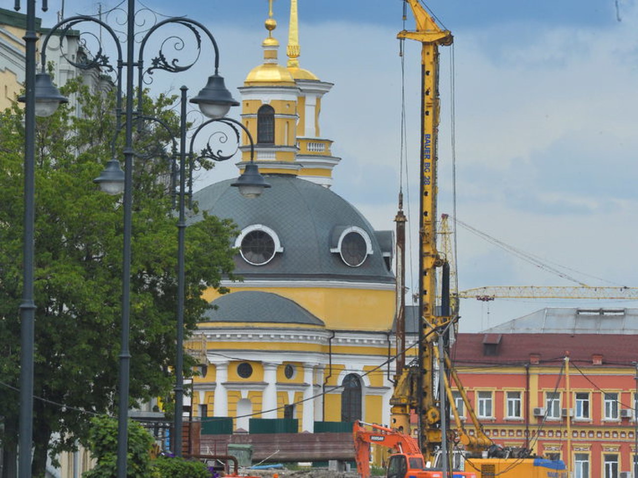 Ремонт Почтовой площади закончится в августе