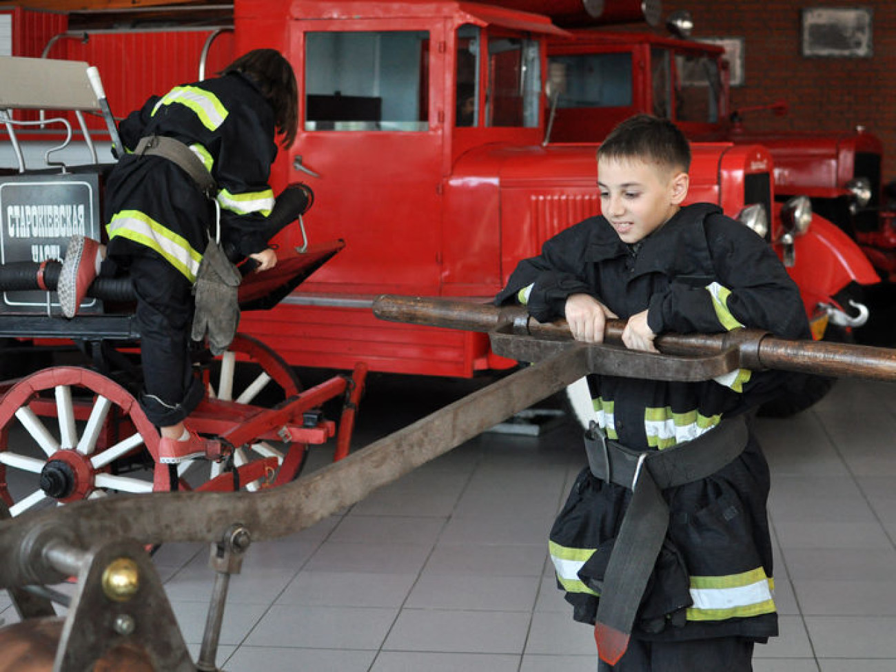 Дети ознакомились с пожарно-спасательным делом