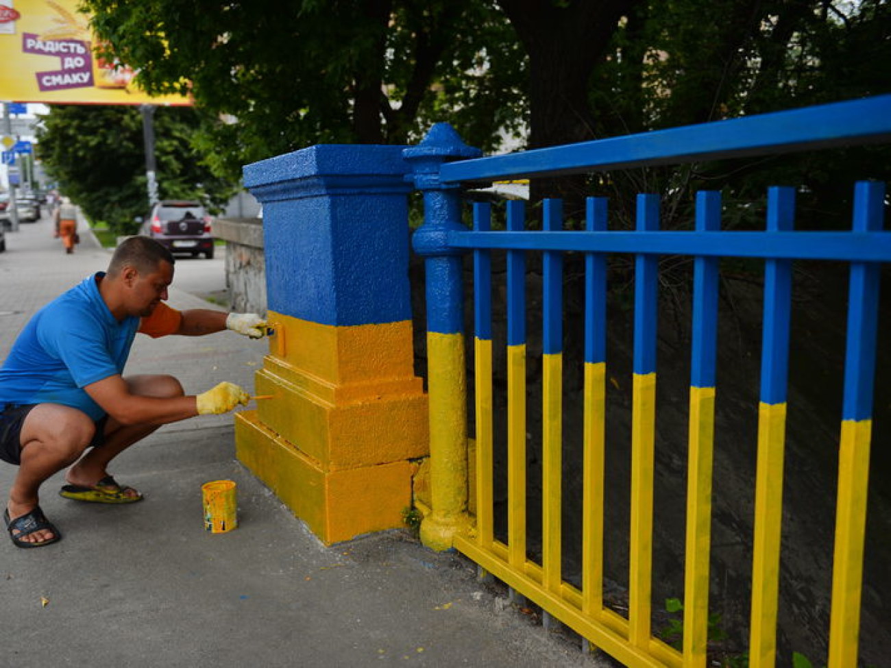 Ко Дню Независимости Киев раскрашивают в национальные цвета, 29 июля 2014г.