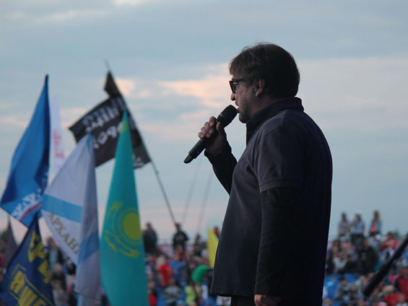 Юрий Шевчук со сцены призвал к установлению мира в Украине