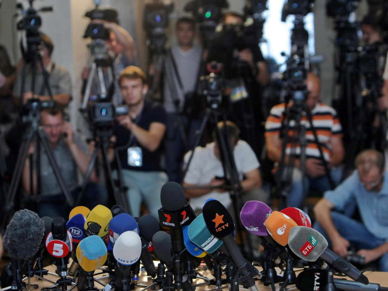 Тяжела и неказиста&#8230; как журналисты ждут известий от депутатов, 31 июля 2014г.