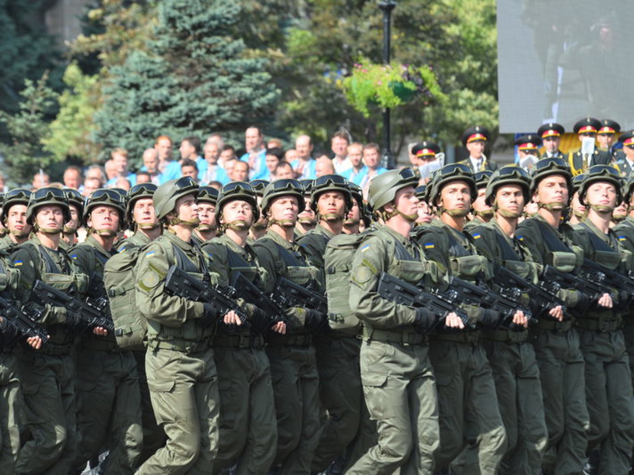 В Киеве прошел парад войск