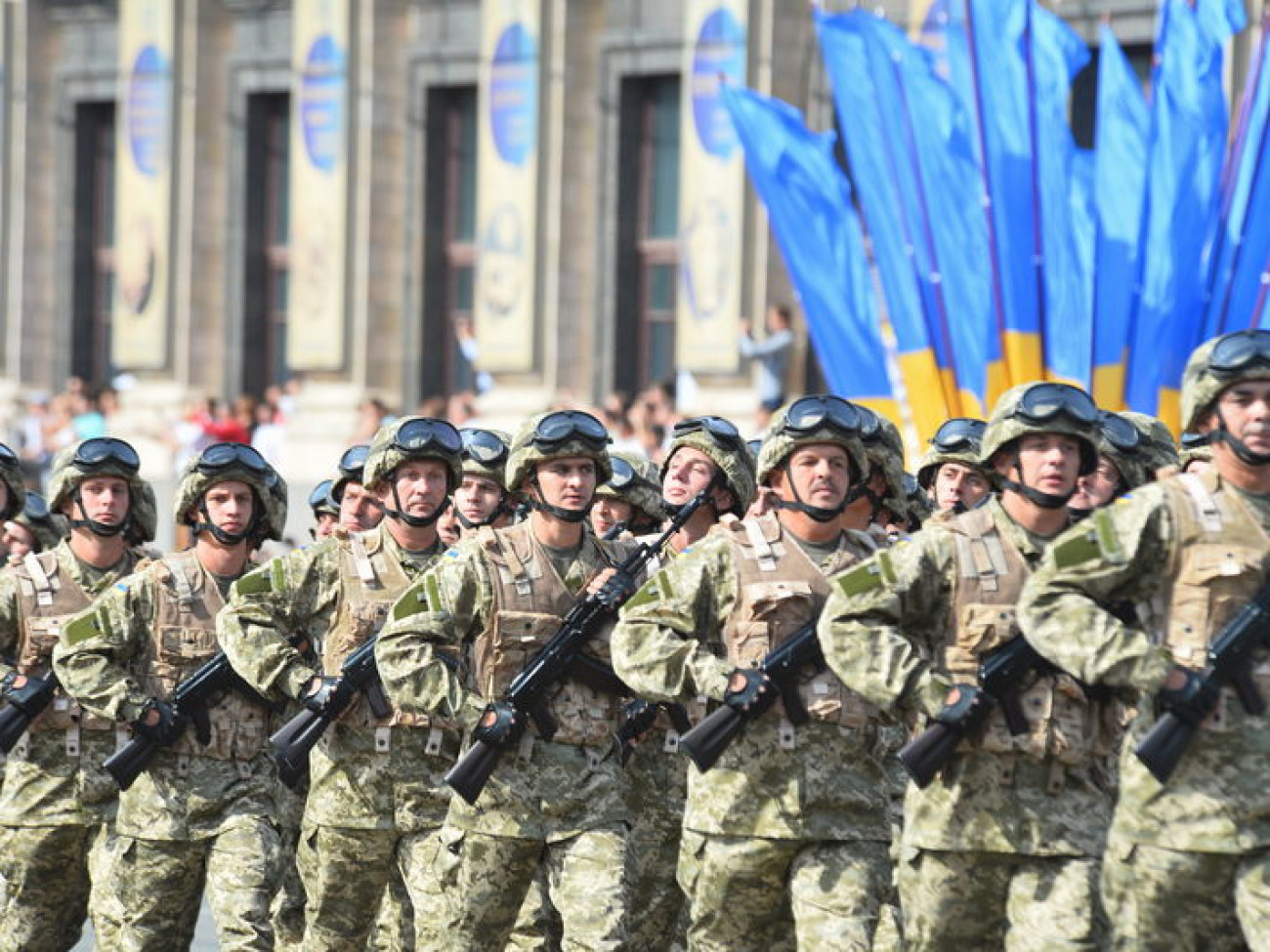 В Киеве прошел парад войск