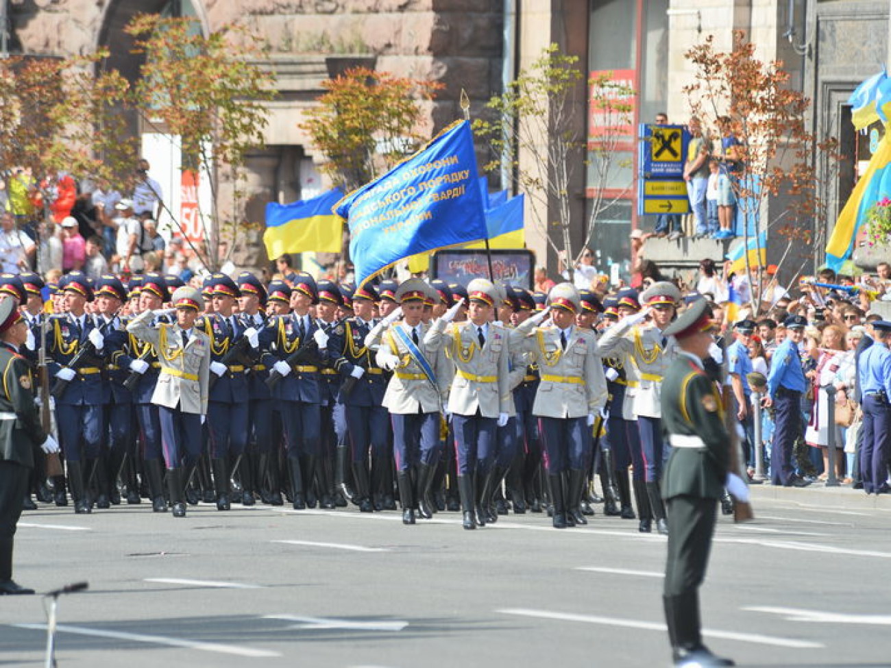 В Киеве прошел парад войск