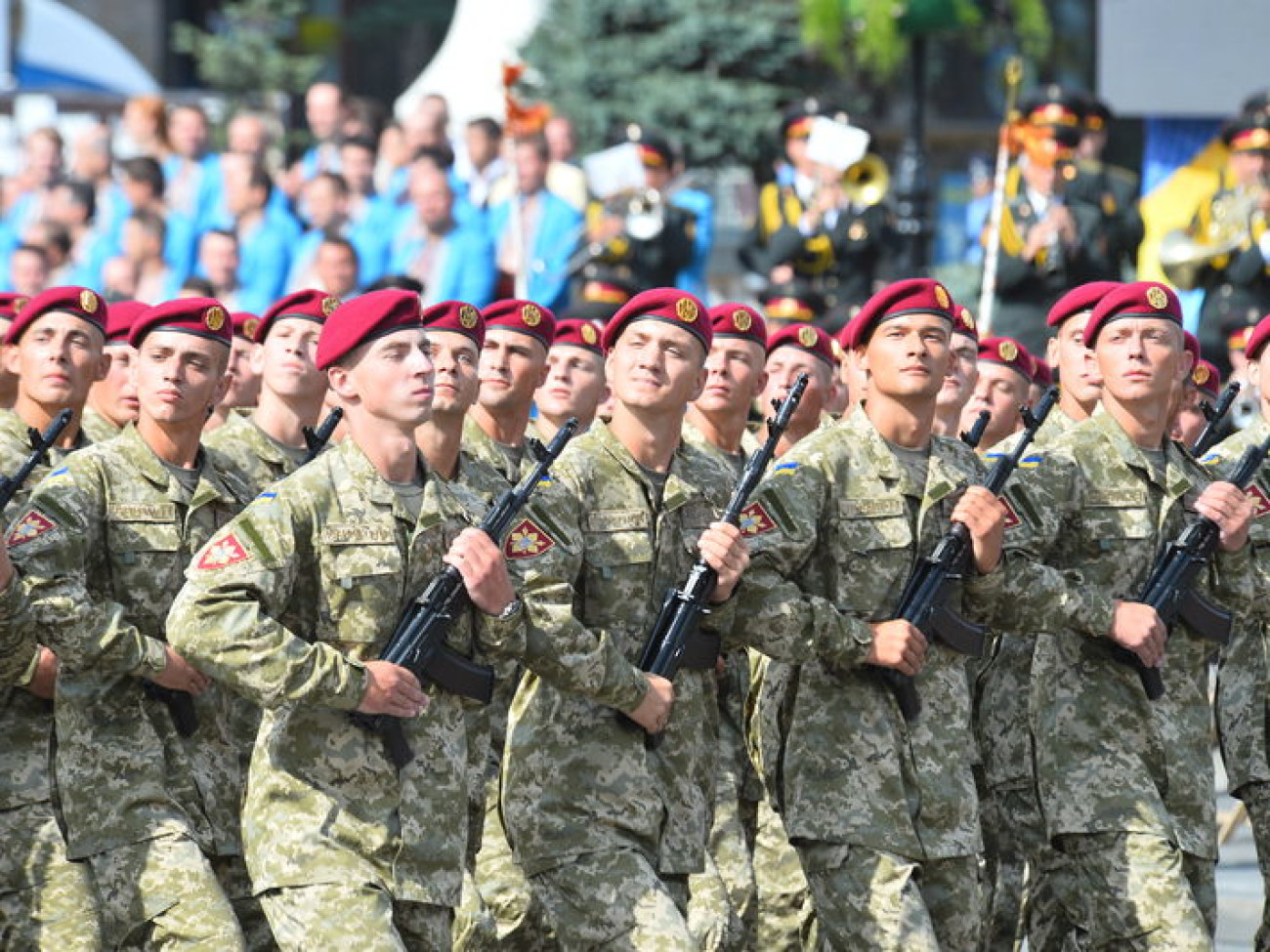 В Киеве прошел парад войск