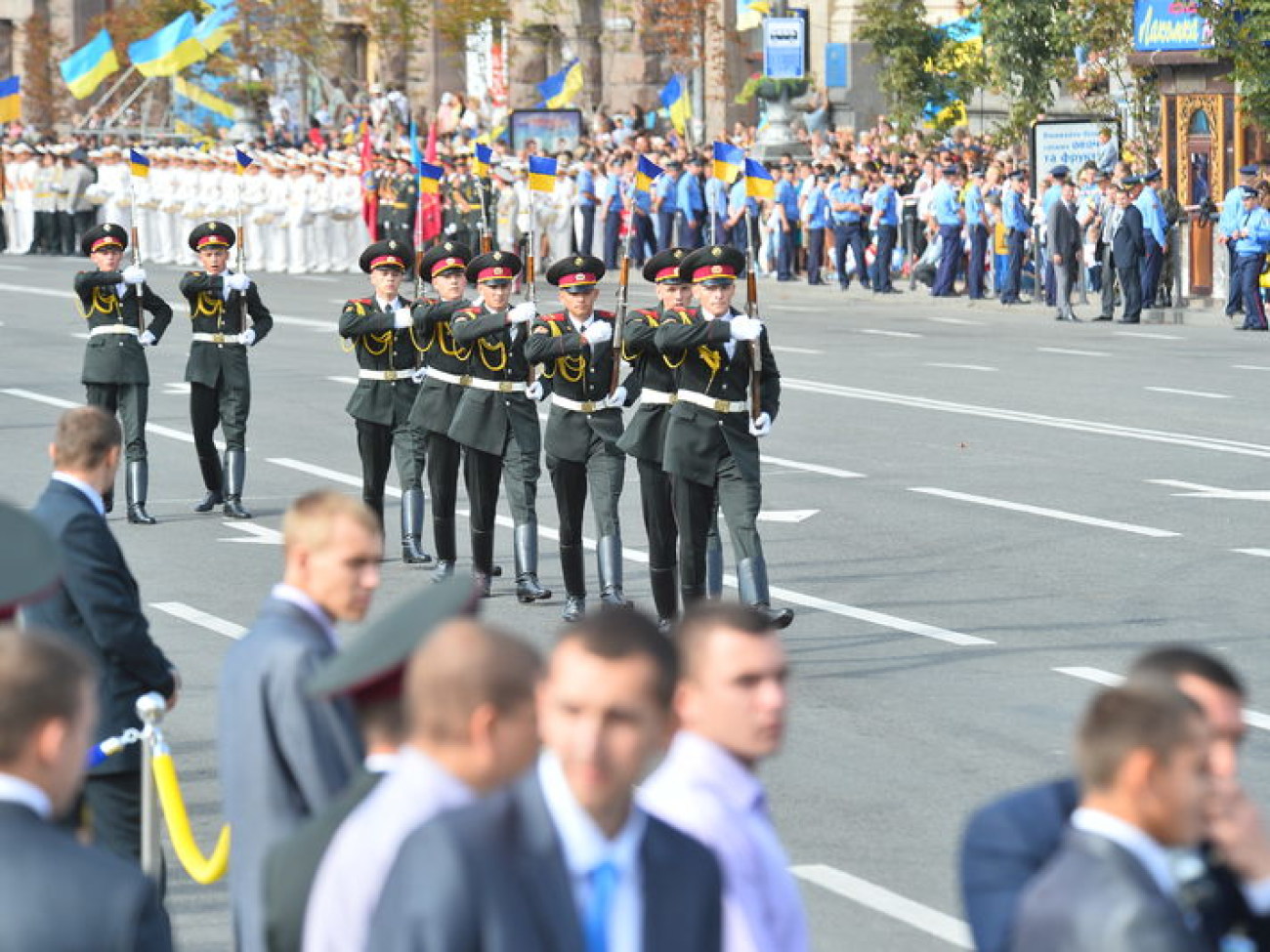 В Киеве прошел парад войск