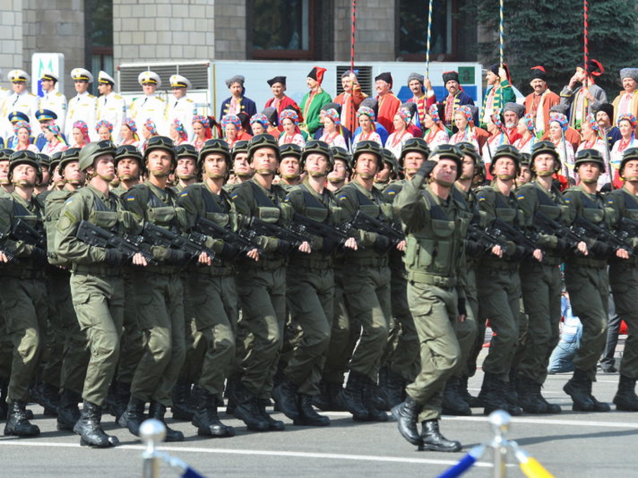 В Киеве прошел парад войск